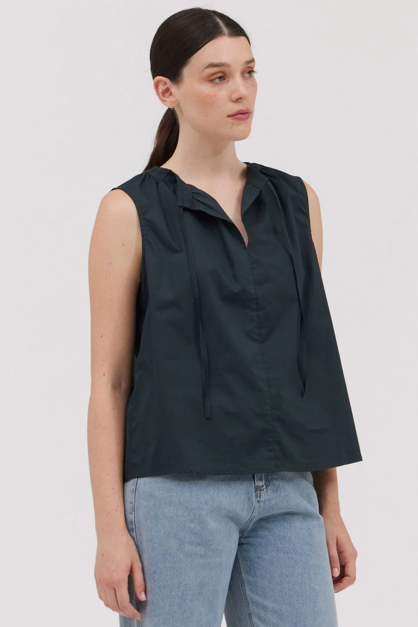 MARIS SLEEVELESS COTTON TOP