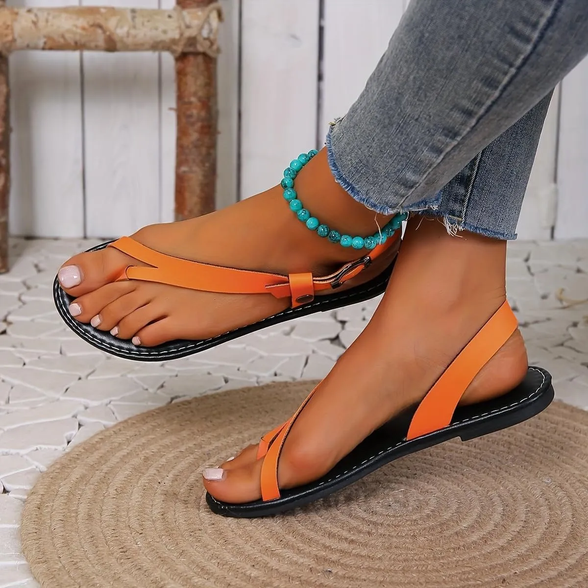 Women's Flat Sandals Comfortable Wide Width Lightweight Beach Shoes Breathable Open Toe Slides Flip Flops with Ankle Strap Metal Buckle Ladies All-Match Walking Thong Sandal